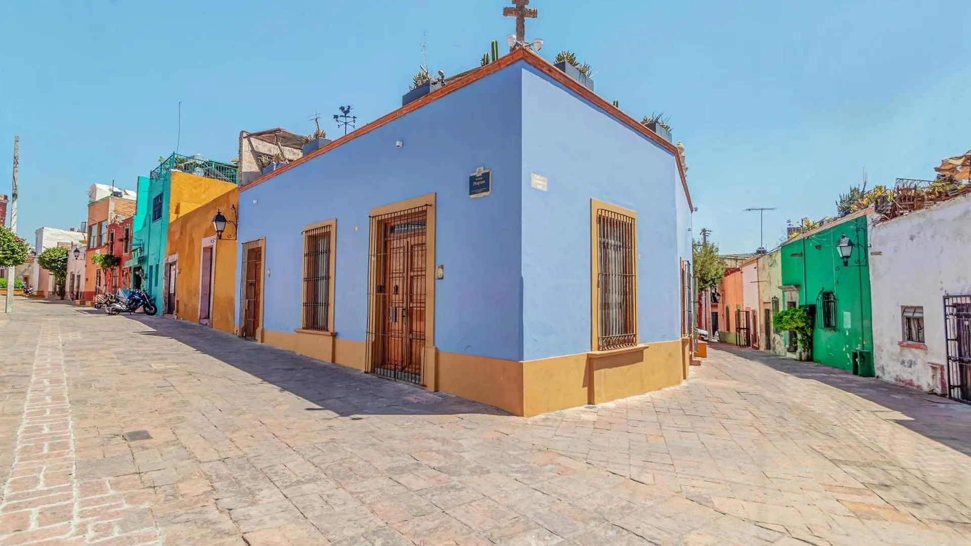 Suite En Centro Historico Terraza, Wifi, Desk, Ac Queretaro